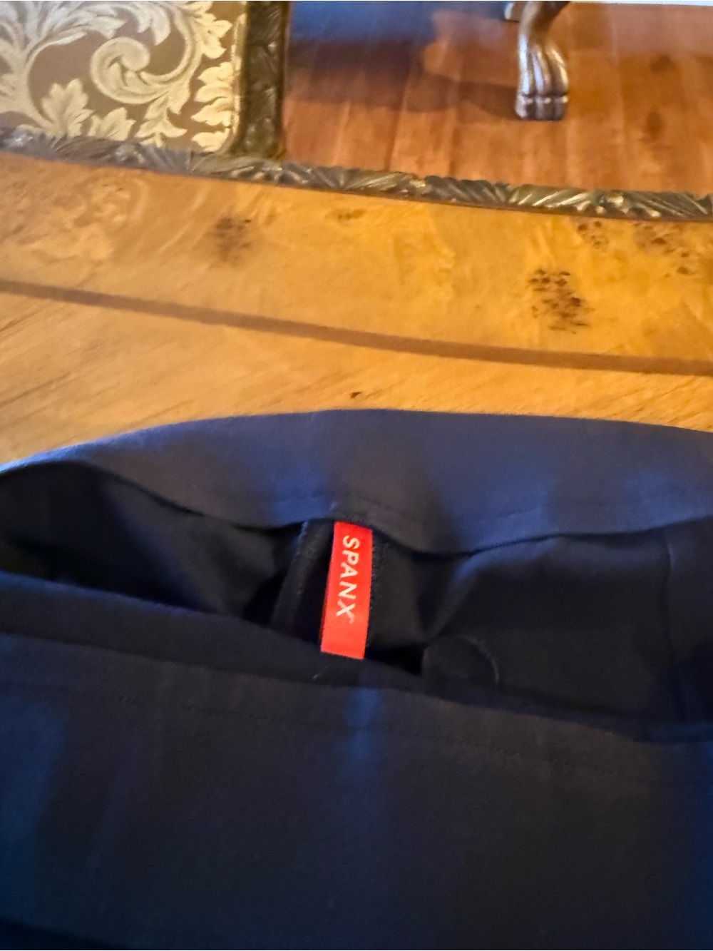 SPANX Ponte Kick Flare Large/Petite - Picture 4 of 4